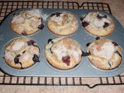 double blueberry streusel muffins